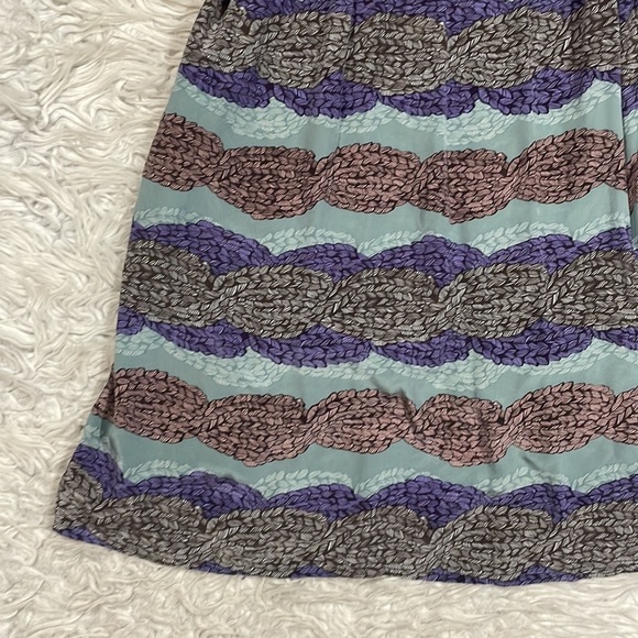 Tucker Silk Feather Patterned Ruffle Detail 3/4 Sleeve Dress - Picture 9 of 11